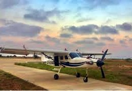Aeronave ligeira em pista